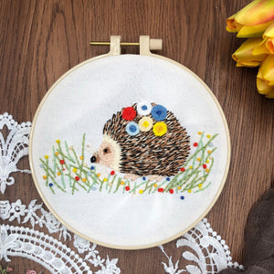 Cute little hedgehog-embroidery ktclubs.com