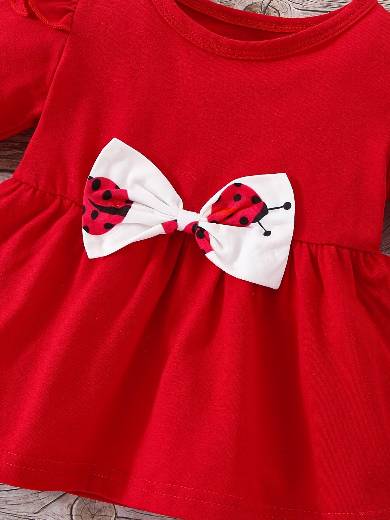 2pcs/Set Baby Girls Flying Sleeve Long Sleeve Bow Top & Cartoon Ladybug Print Pants Baby Clothes